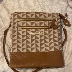 Stone Mountain Accessories Geometric Crossbody Bag in Brown and Tan